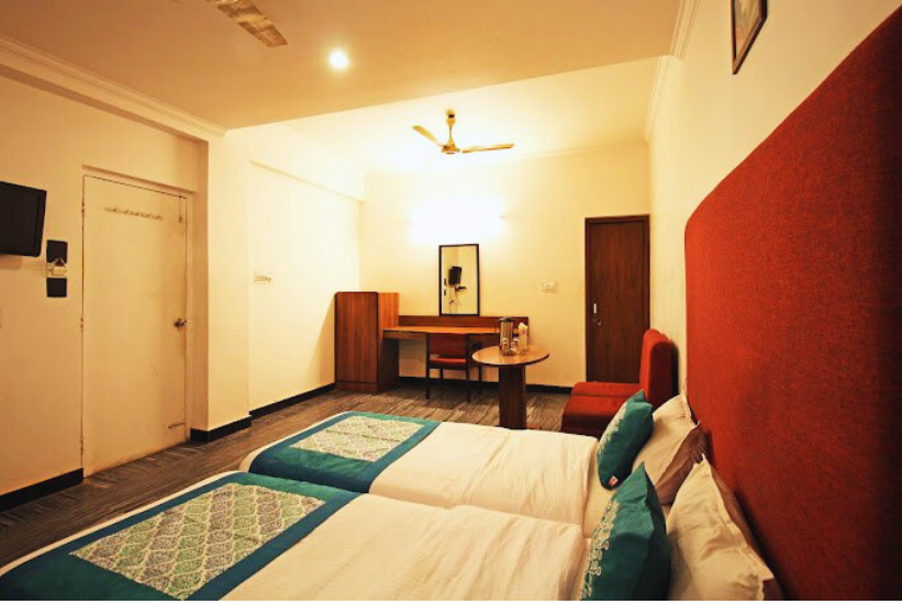 Haldwani Deluxe Hotel